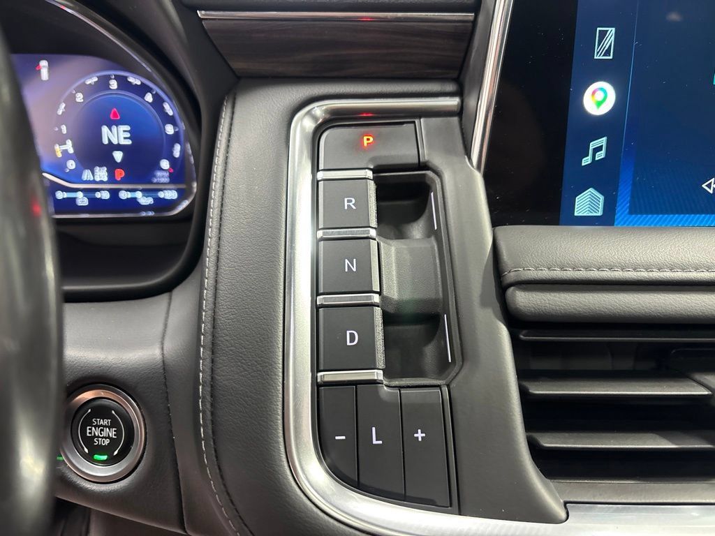 Used 2022 Chevrolet Suburban LT AWD/4WD image 25