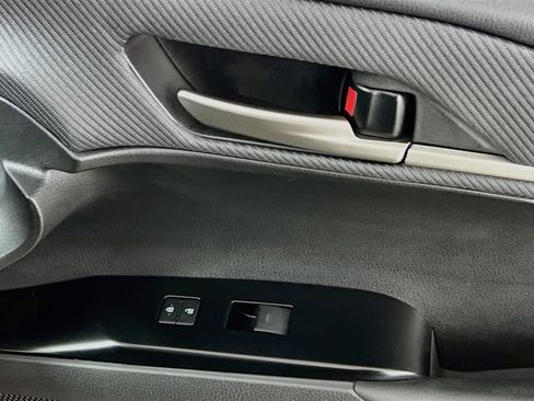 Used 2025 Toyota Camry SE w/ Convenience Package FWD image 32