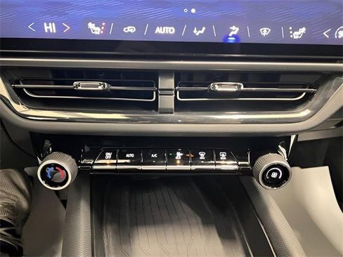 Certified 2024 Chevrolet Equinox EV RS image 25