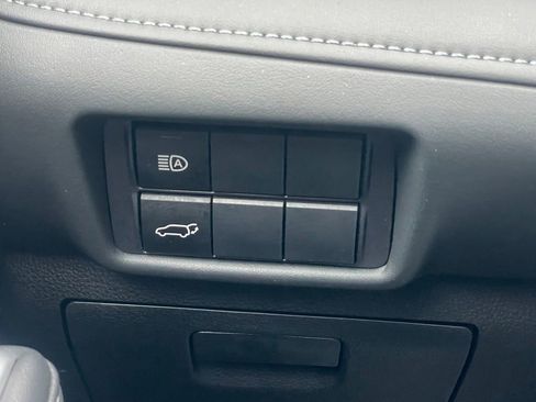 Used 2025 Toyota Highlander XLE AWD/4WD image 21