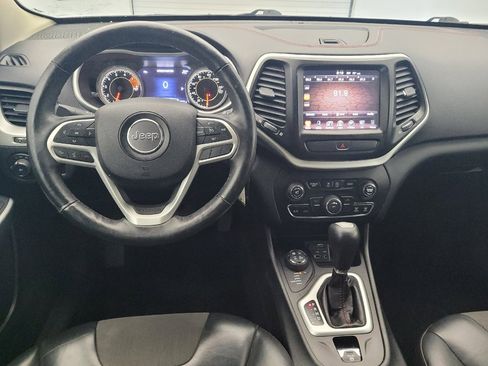 Used 2017 Jeep Cherokee Trailhawk w/ Cold Weather Group AWD/4WD image 22