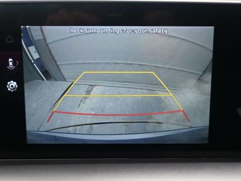 Used 2024 Kia Telluride LX image 17