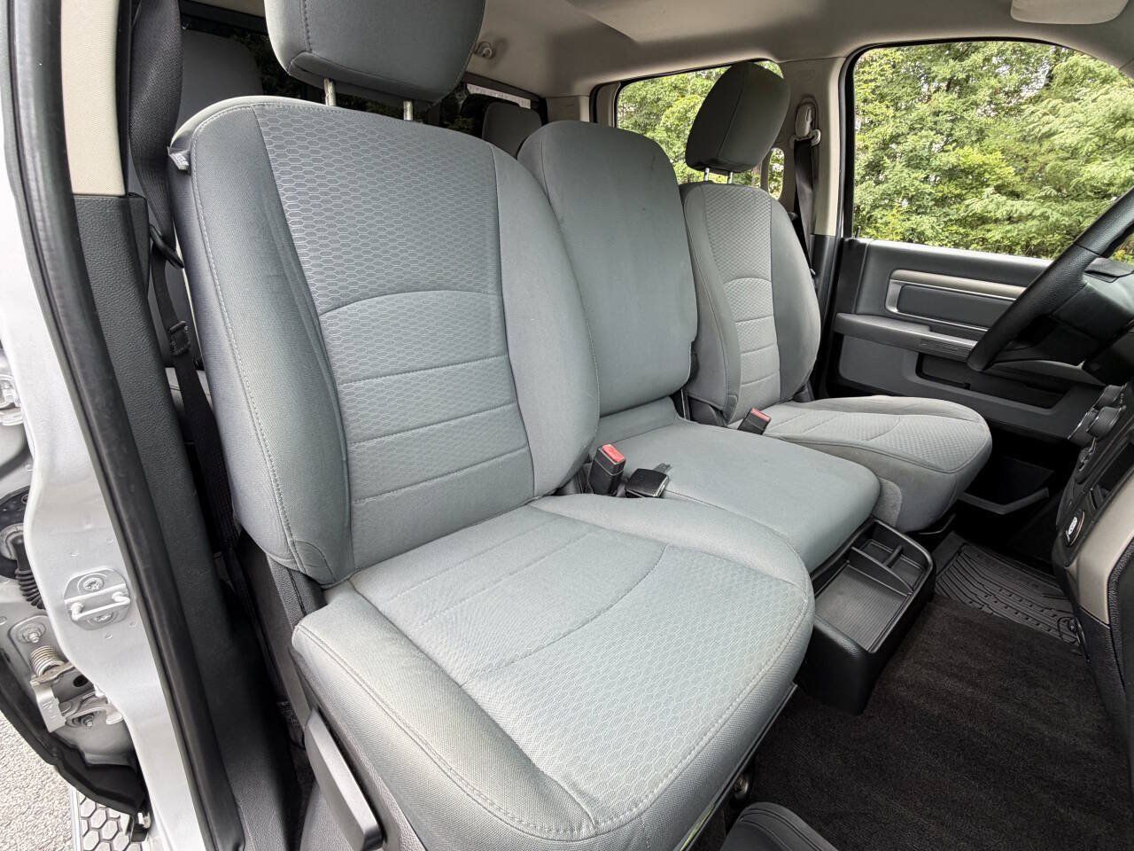 Used 2016 RAM 1500 Classic SLT AWD/4WD image 27