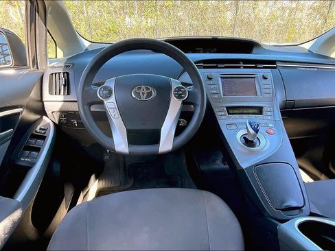 Used 2013 Toyota Prius One image 7