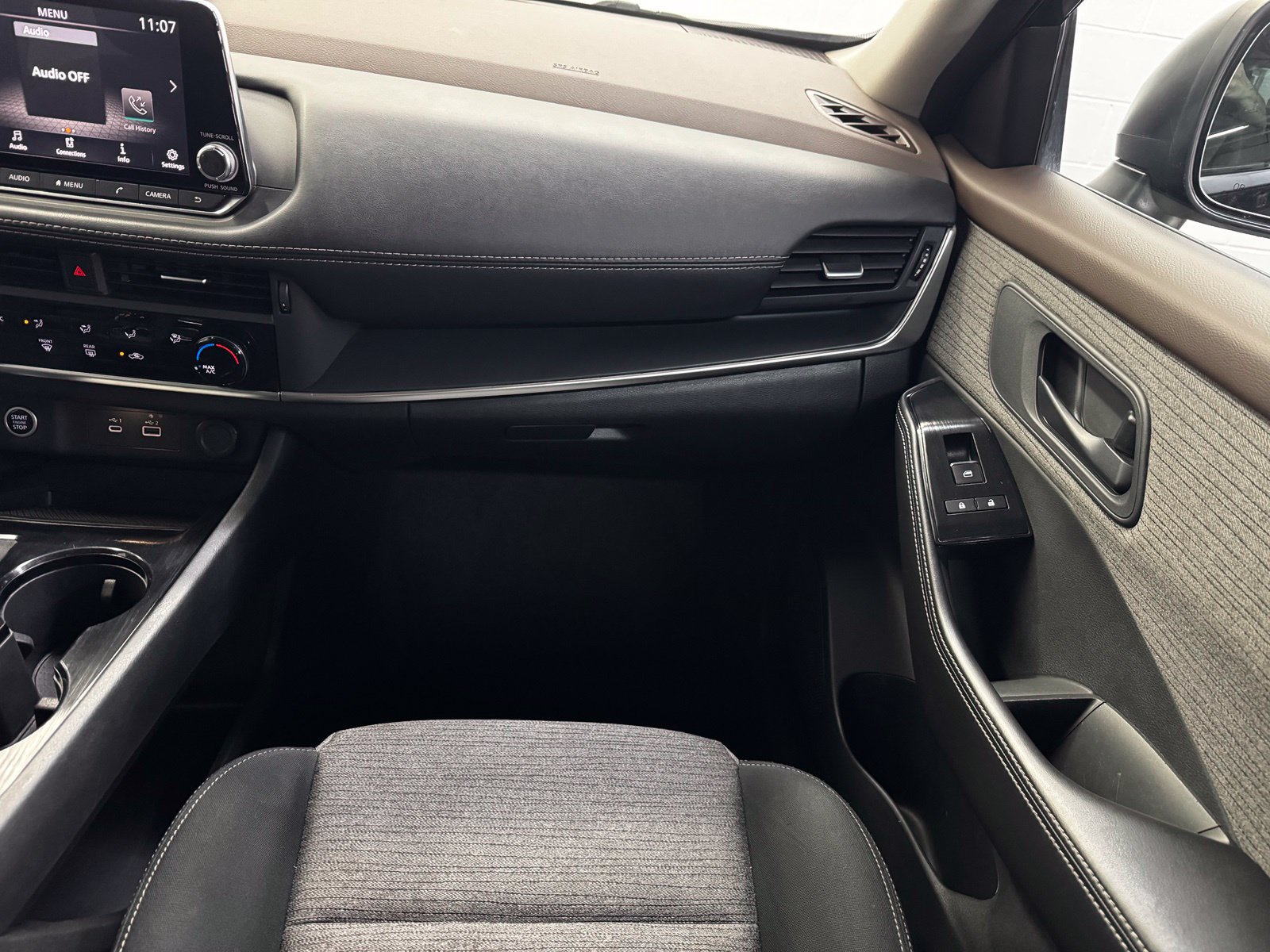 Used 2021 Nissan Rogue S AWD/4WD image 16