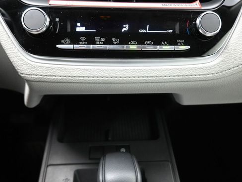 Used 2026 Toyota Corolla Cross L image 8