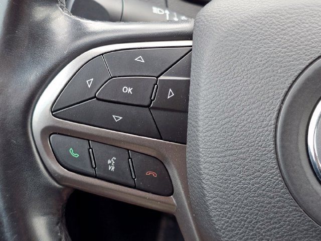 Used 2020 Jeep Cherokee Latitude w/ Cold Weather Group FWD image 16