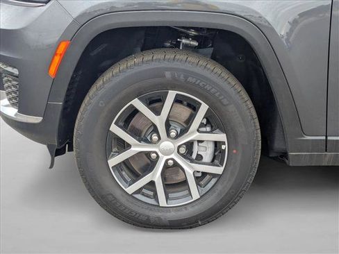New 2025 Jeep Grand Cherokee L Limited w/ Trailer Tow Package AWD/4WD image 10
