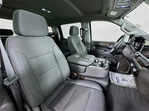 Used 2024 GMC Sierra 1500 SLE image 28