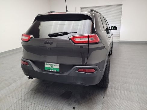 Used 2016 Jeep Cherokee Latitude image 7