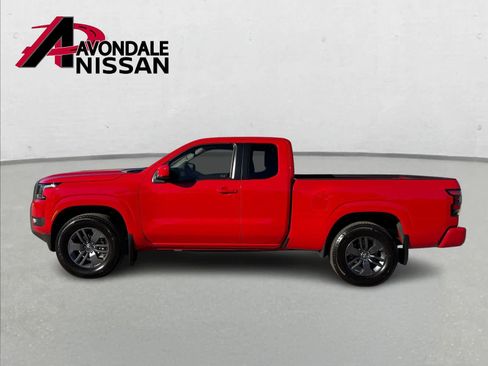 Certified 2025 Nissan Frontier SV image 3