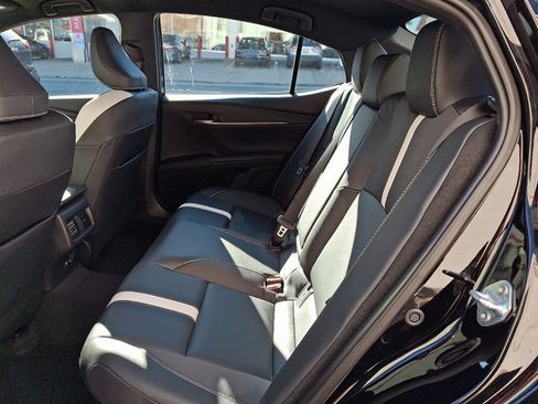 Used 2026 Toyota Camry SE image 9