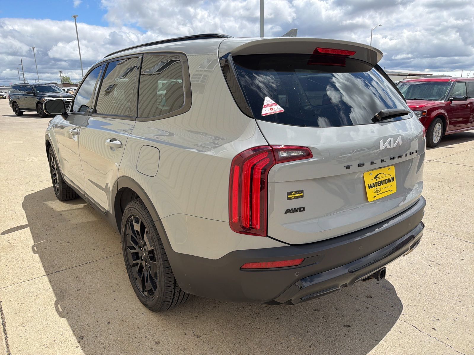 Used 2022 Kia Telluride SX w/ Nightfall Edition Package AWD/4WD image 5