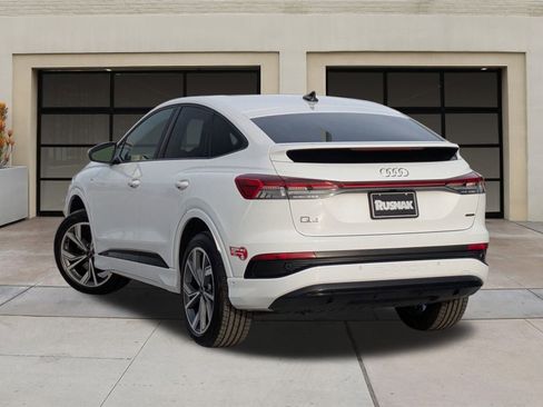 Used 2024 Audi Q4 e-tron Premium Plus image 2