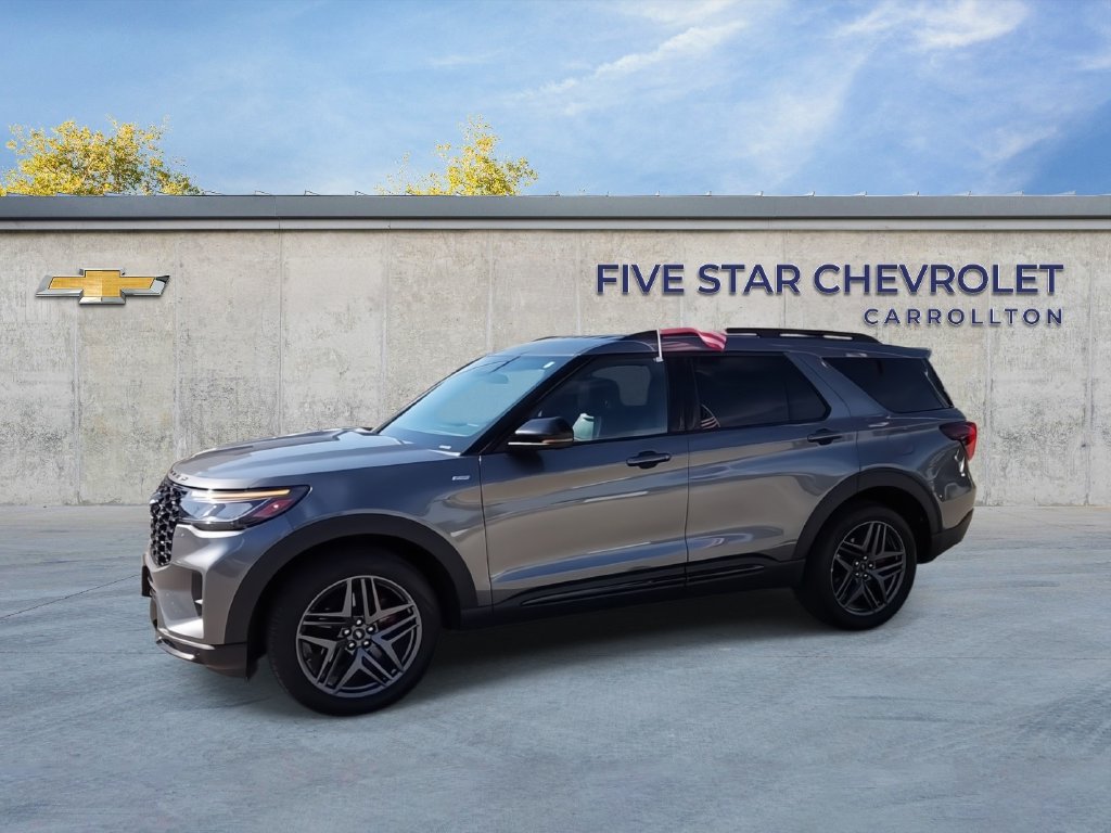 Used 2025 Ford Explorer ST-Line w/ ST-Line Street Pack AWD/4WD image 4
