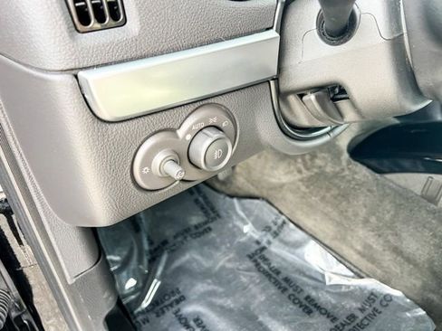 Used 2005 Chevrolet SSR w/ Preferred Equipment Group image 14