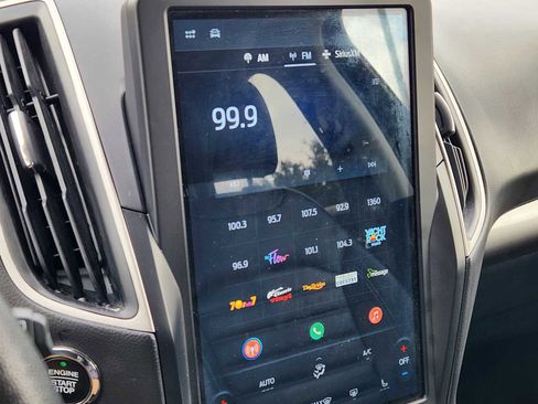 Used 2024 Ford Edge SEL image 17