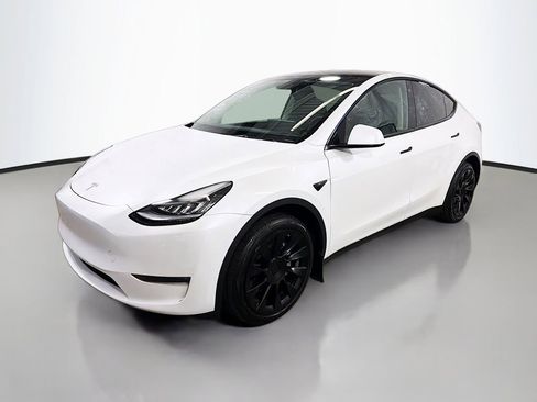 Used 2023 Tesla Model Y Long Range AWD/4WD image 5
