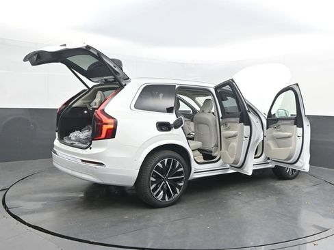 New 2026 Volvo XC90 B6 Ultra w/ Protection Package AWD/4WD image 39