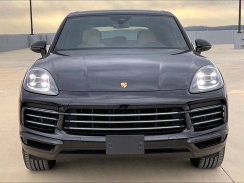 Used 2022 Porsche Cayenne AWD/4WD image 3
