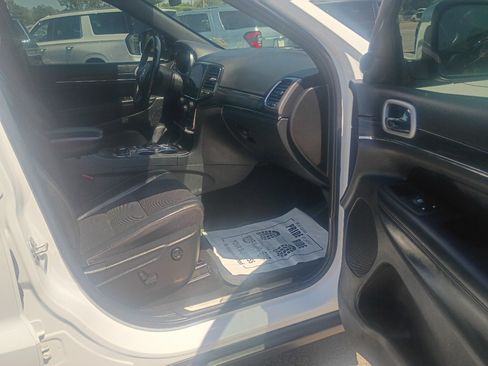 Used 2021 Jeep Grand Cherokee Limited w/ Luxury Group II AWD/4WD image 14