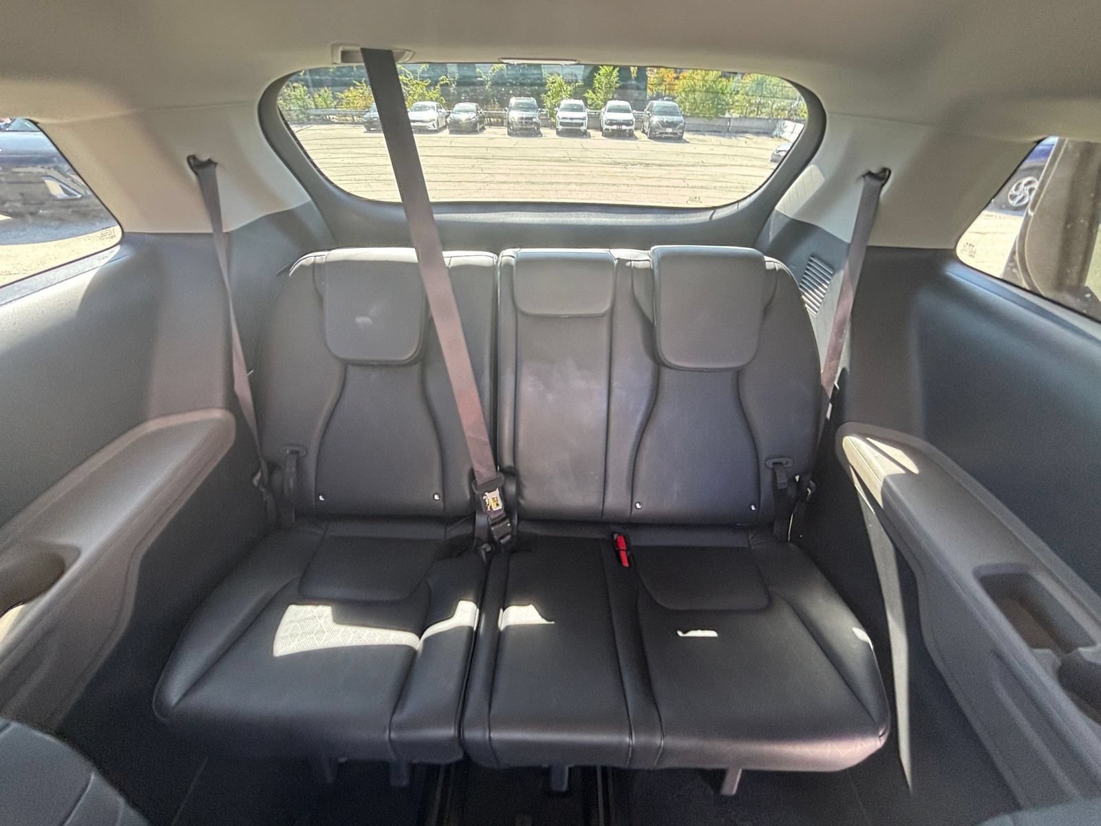 Used 2026 Kia Carnival FWD image 30