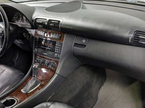 Used 2005 Mercedes-Benz C 320 4MATIC Sedan image 21