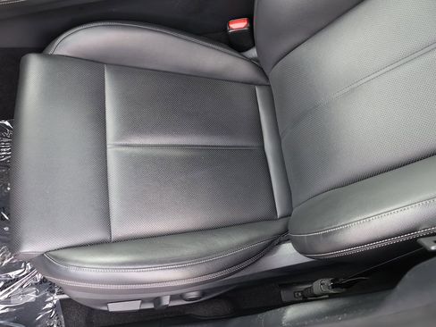 Used 2019 Genesis G70 2.0T Advanced image 29