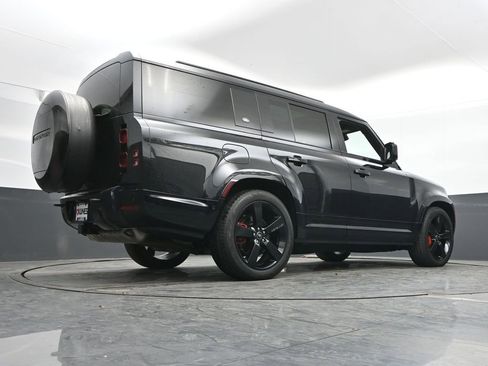 Used 2024 Land Rover Defender 130 X-Dynamic SE AWD/4WD image 44