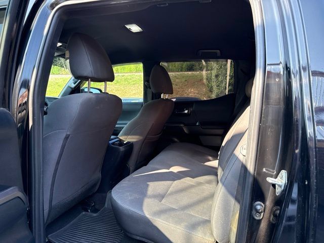 Used 2017 Toyota Tacoma TRD Sport w/ Tow Package (A/T) AWD/4WD image 17