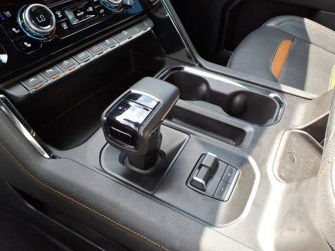 Used 2023 GMC Sierra 1500 AT4 w/ AT4 Premium Package AWD/4WD image 16