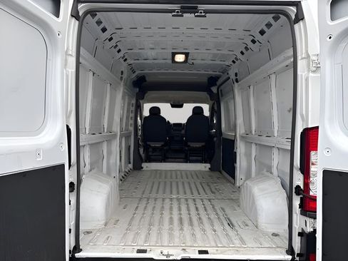 Used 2024 RAM ProMaster 2500 w/ Convenience Group FWD image 28