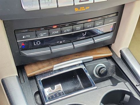 Used 2014 Mercedes-Benz E 350 Sedan image 48