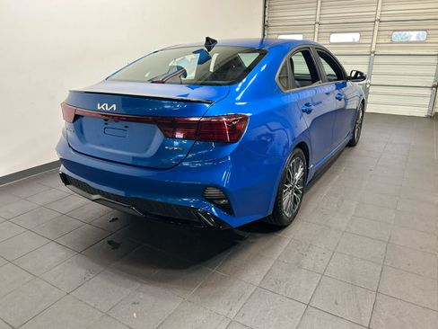Used 2022 Kia Forte GT-Line w/ GT-Line Premium Package FWD image 3