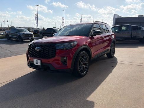 Used 2025 Ford Explorer ST-Line w/ Premium Package RWD image 4
