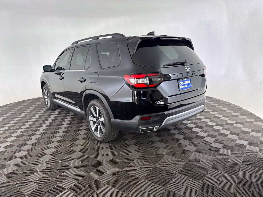 Used 2025 Honda Pilot Touring image 6