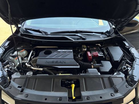 Used 2025 Nissan Rogue SV FWD image 34