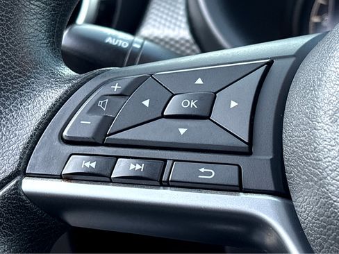 Used 2021 Nissan Kicks SV w/ Exterior Package image 11