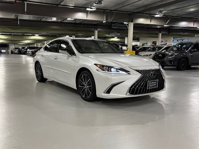Used 2023 Lexus ES 300h w/ Premium Package