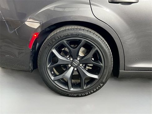 Used 2022 Chrysler 300 S image 38