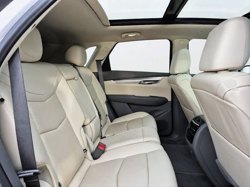 Used 2022 Cadillac XT5 Premium Luxury FWD image 28