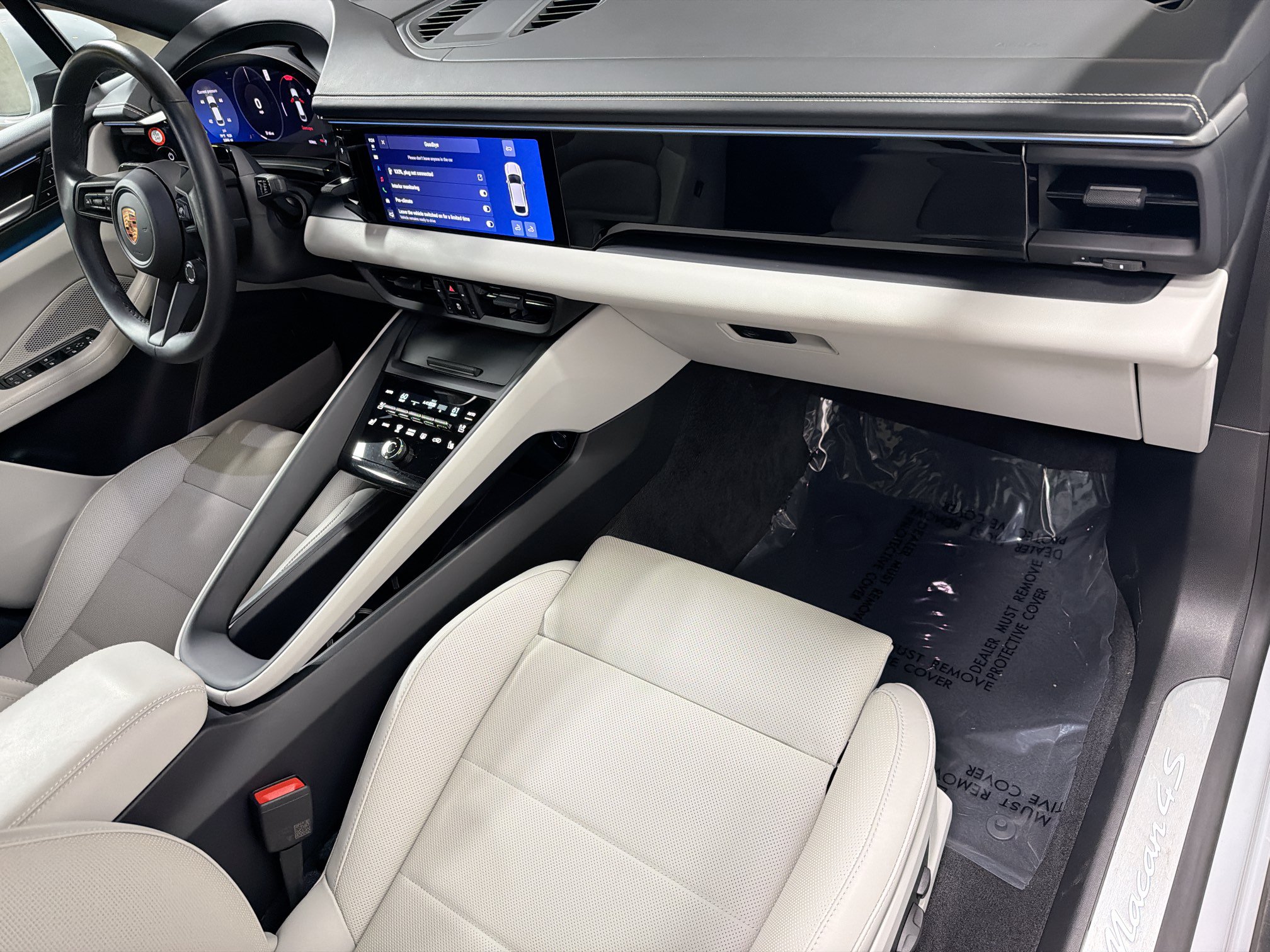 Certified 2026 Porsche Macan 4S Electric AWD/4WD image 15