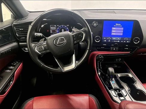 Used 2025 Lexus NX 250 FWD w/ Premium Package image 5