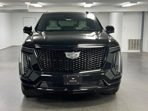New 2026 Cadillac Escalade ESV Platinum Sport w/ LPO, ONYX Package AWD/4WD image 8