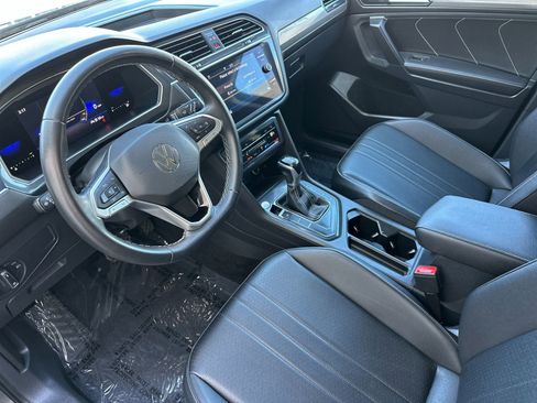 Used 2023 Volkswagen Tiguan SE image 10