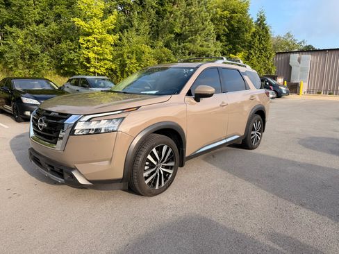 Certified 2023 Nissan Pathfinder Platinum AWD/4WD image 1