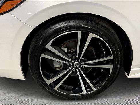 Certified 2023 Nissan Sentra SR w/ SR Premium Package image 34