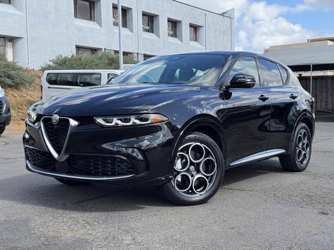 Used 2024 Alfa Romeo Tonale Ti AWD/4WD image 2