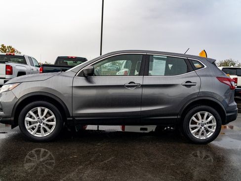 Used 2021 Nissan Rogue Sport S image 9