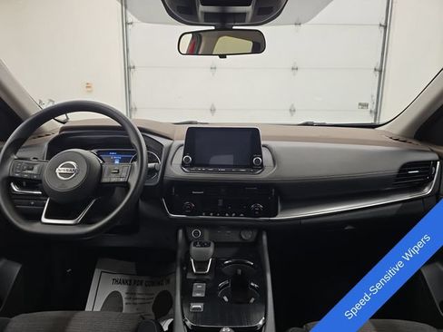 Used 2021 Nissan Rogue SV FWD image 13